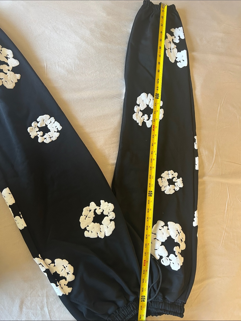 Men’s Small y2k Black Floral Print Jogger sweatpants - never worn